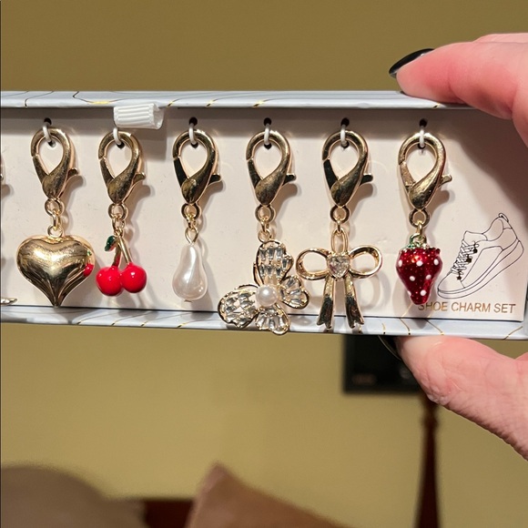 NIB Eyecandy Gold and Red Blingy Shoe Charms Set 8pcs - Picture 6 of 6